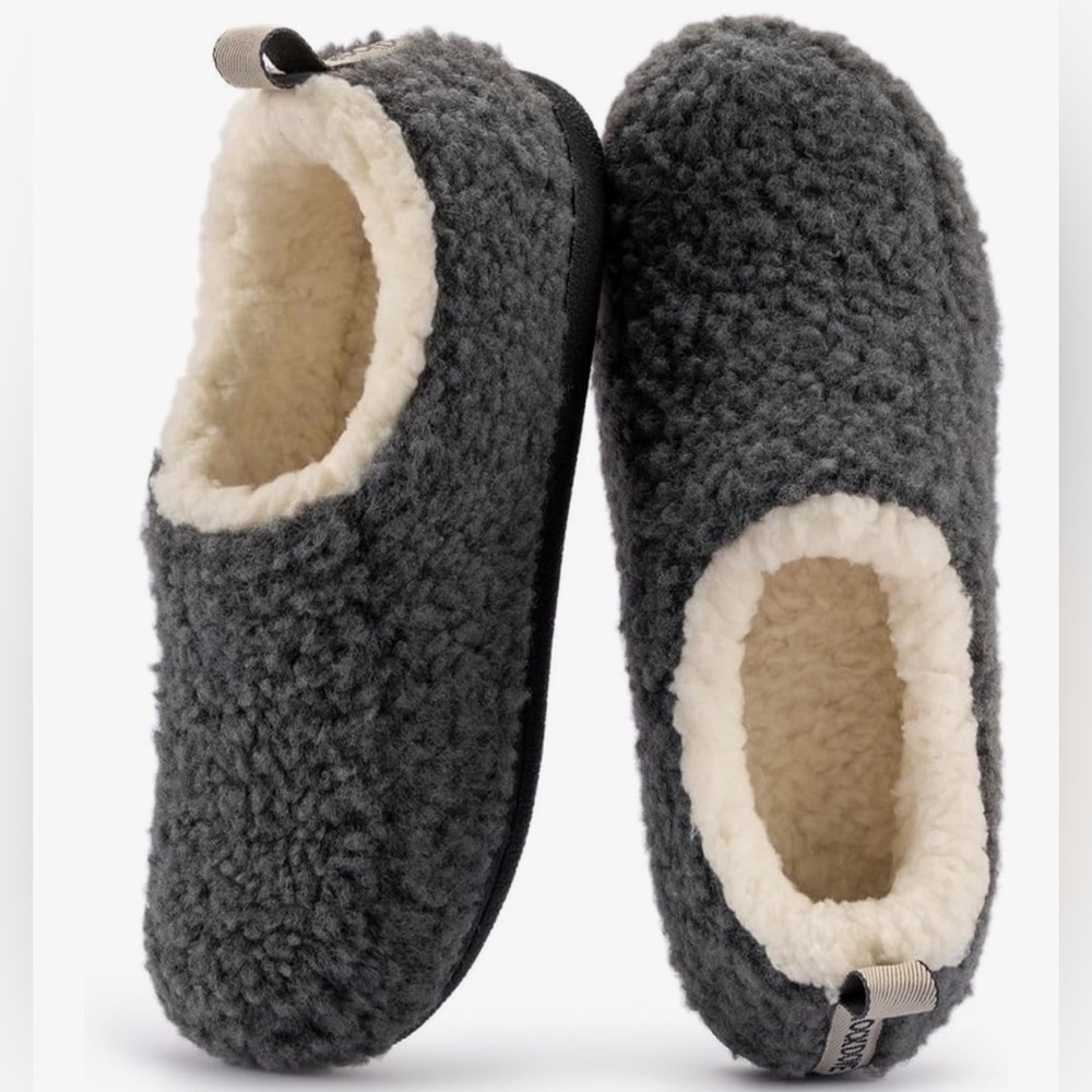 RockDove Women's Nomad Faux Shearling Closed Back Memory Foam Slipper
